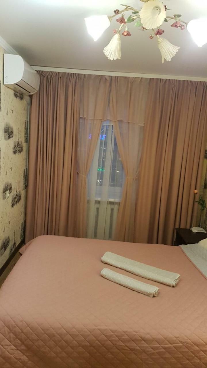 Khmelʼnytsʼkyy2Х Комнатная С Ремонтом В Центре.Renovated, Center公寓 外观 照片